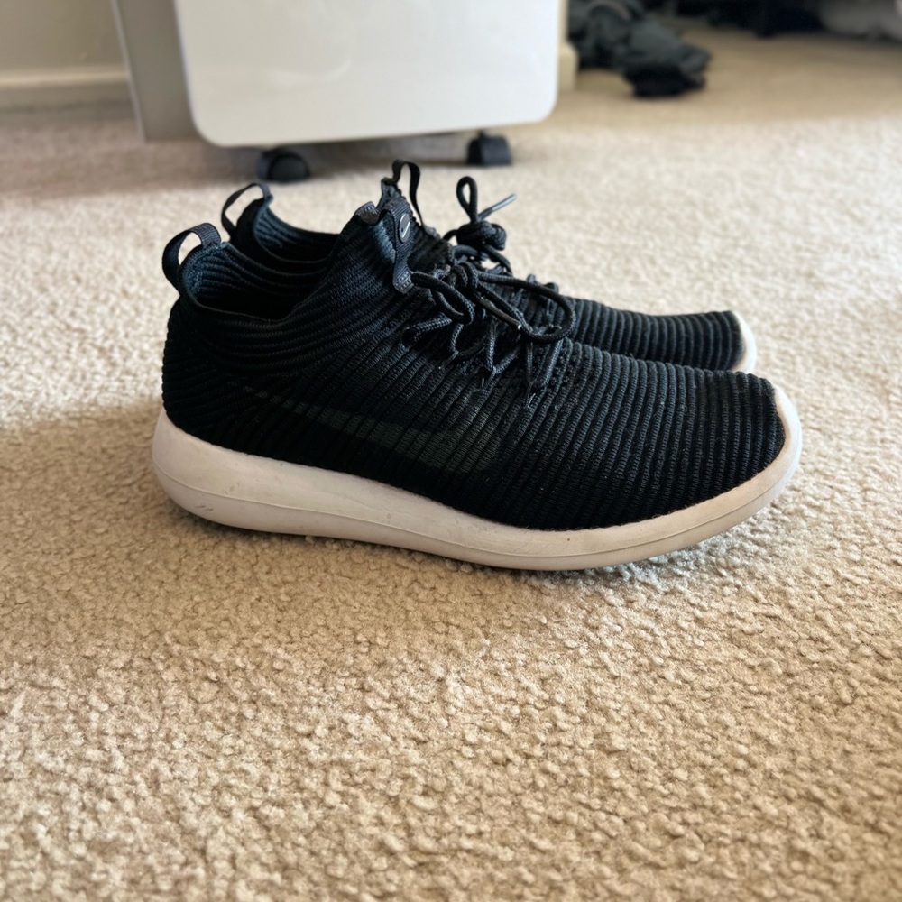 Nike roshe 2 two flyknit black white women’s 8 running shoes sneakers